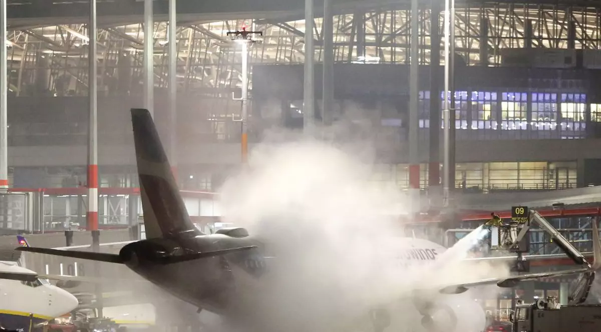 Al-Qaeda plănuiește noi atentate în Europa! Teroriștii vor să doboare avioane de pasageri