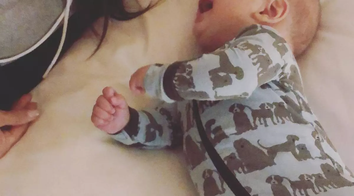 Cum arată Eva Longoria în costum de baie la 6 luni după ce a născut