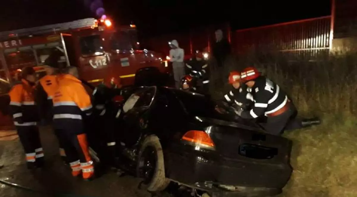 Accident grav lângă Zalău. Șoferul a murit pe loc, iar pasagera din dreapta este în comă