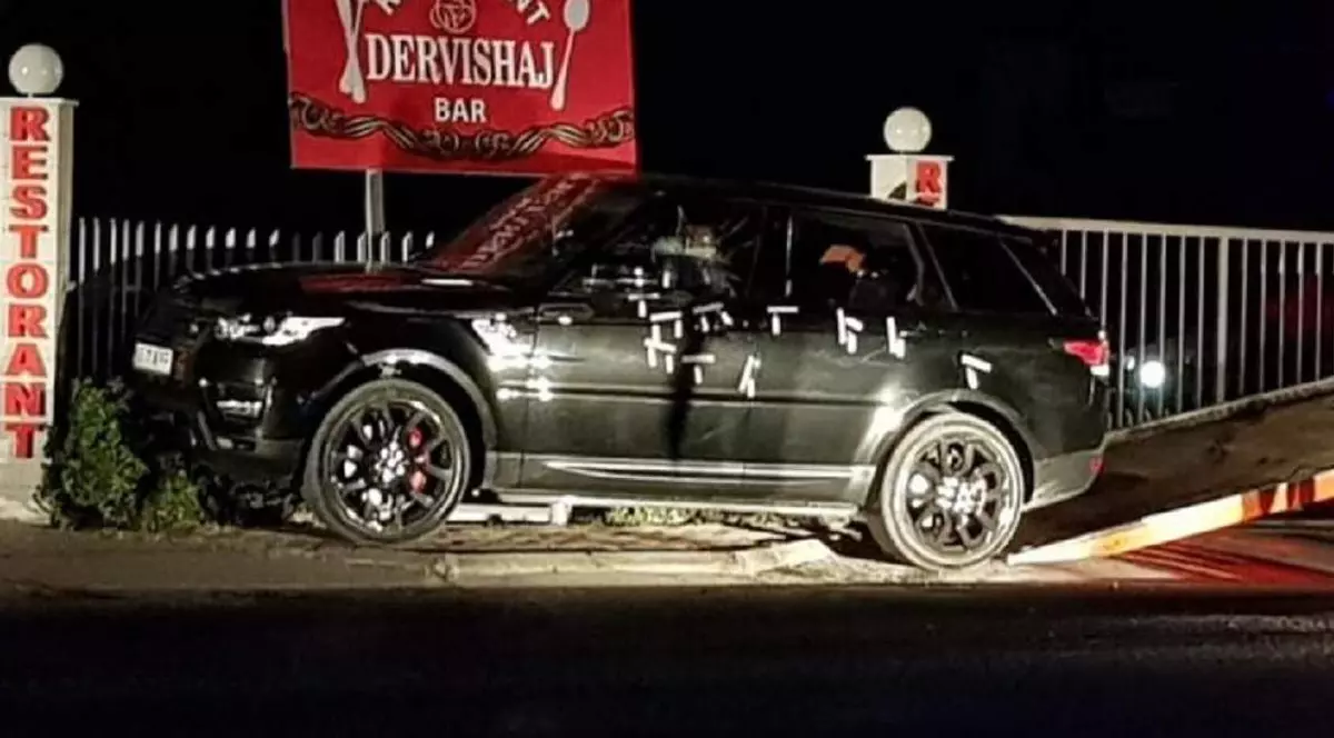 Trei oameni cu afaceri la Câmpulung au fost ciuruiți în mașina lor Range Rover. Toți au murit pe loc