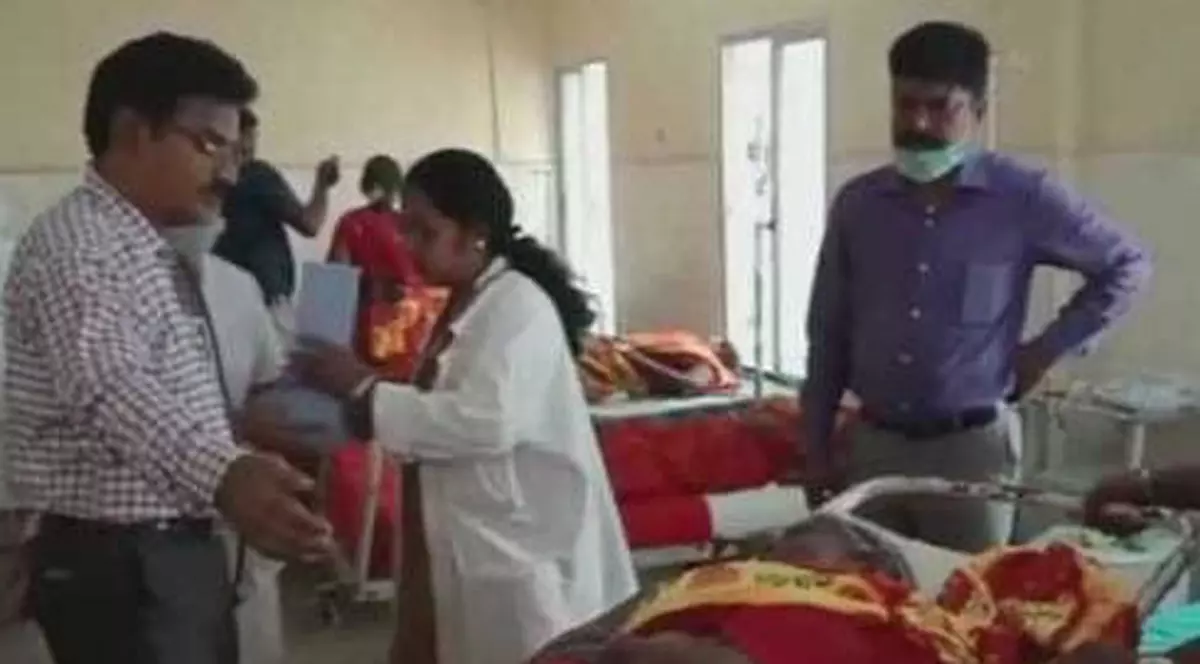 Otrăvire în masă la un templu din India: 11 oameni au murit după ce au mâncat orez