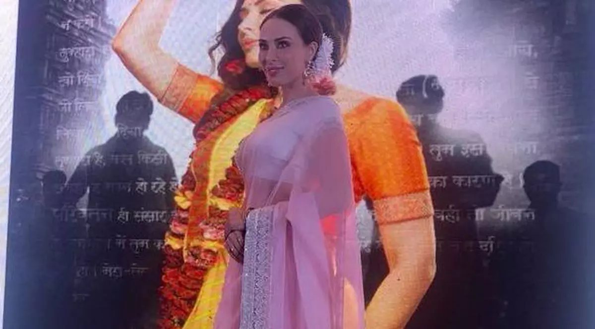 Iulia Vântur, în cea mai scurtă rochie de când s-a mutat în India. Super sexy la petrecere | FOTO