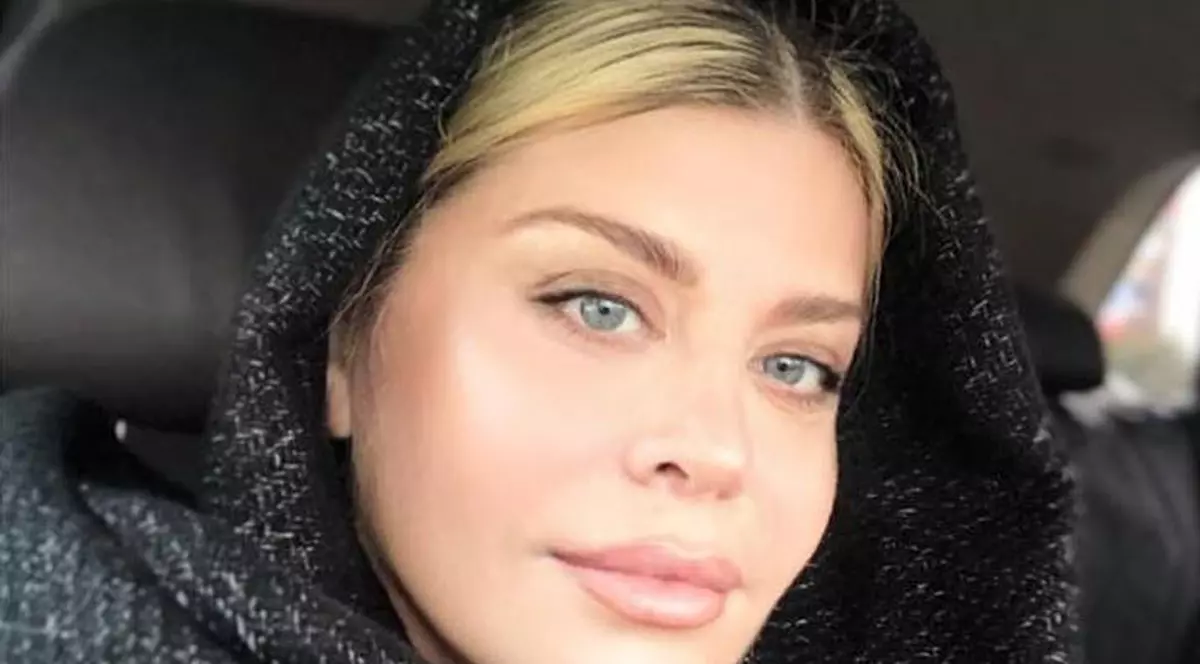 Loredana Groza a afișat un decolteu de vis. "Ce-i frumos și lui Dumnezeu îi place"