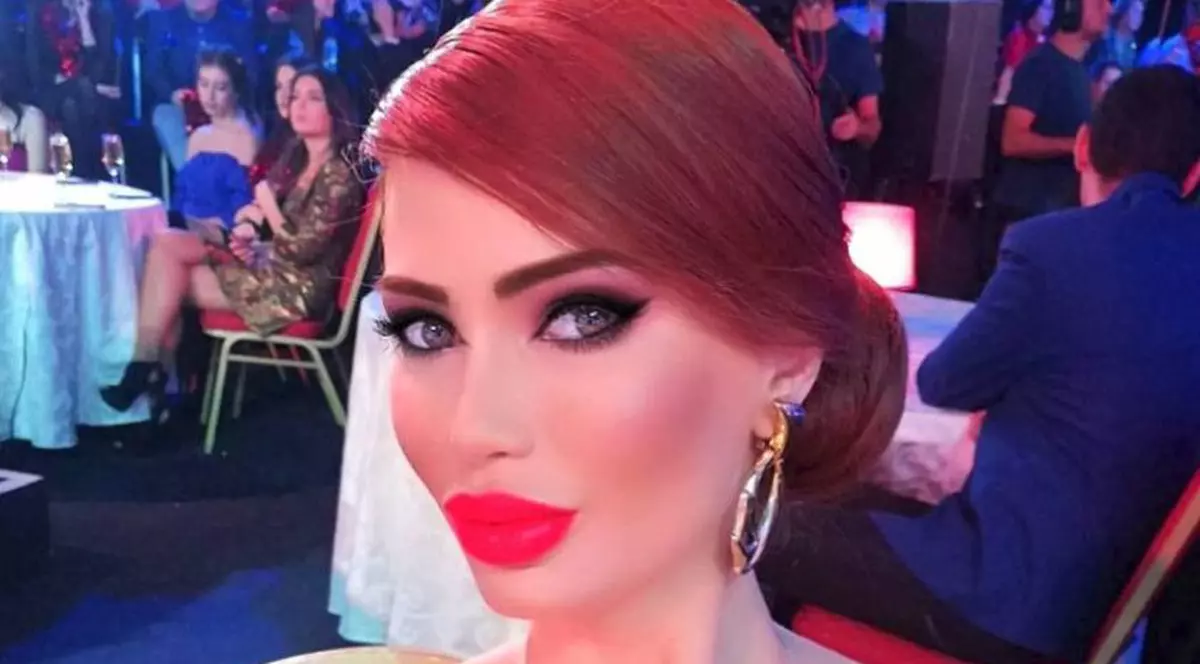 Maria de la “Insula Iubirii” a purtat cea mai decoltată rochie. Și-a etalat sânii fără nicio jenă