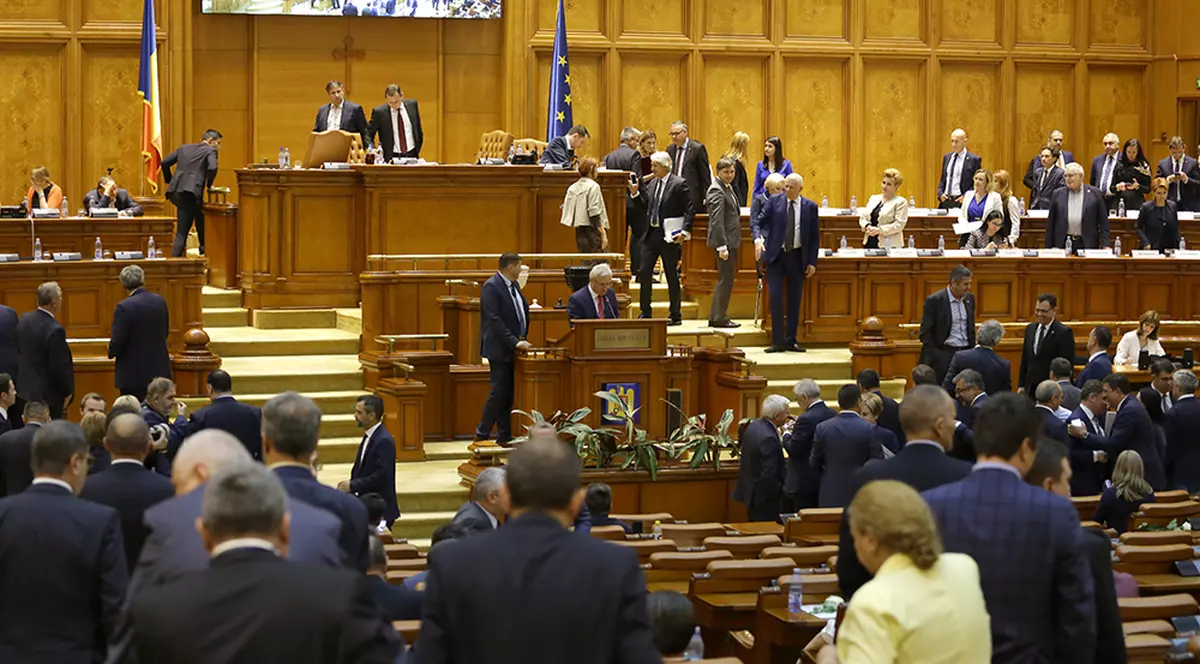 Coaliția PSD-ALDE pierde majoritatea în Parlament, după cele 4 demisii. Liderul deputaților PSD: „Majoritatea va rezista”