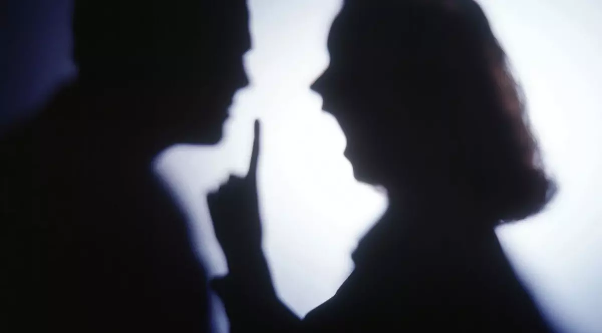 Un italian a chemat carabinierii pentru că soția sa, româncă, îl bătea