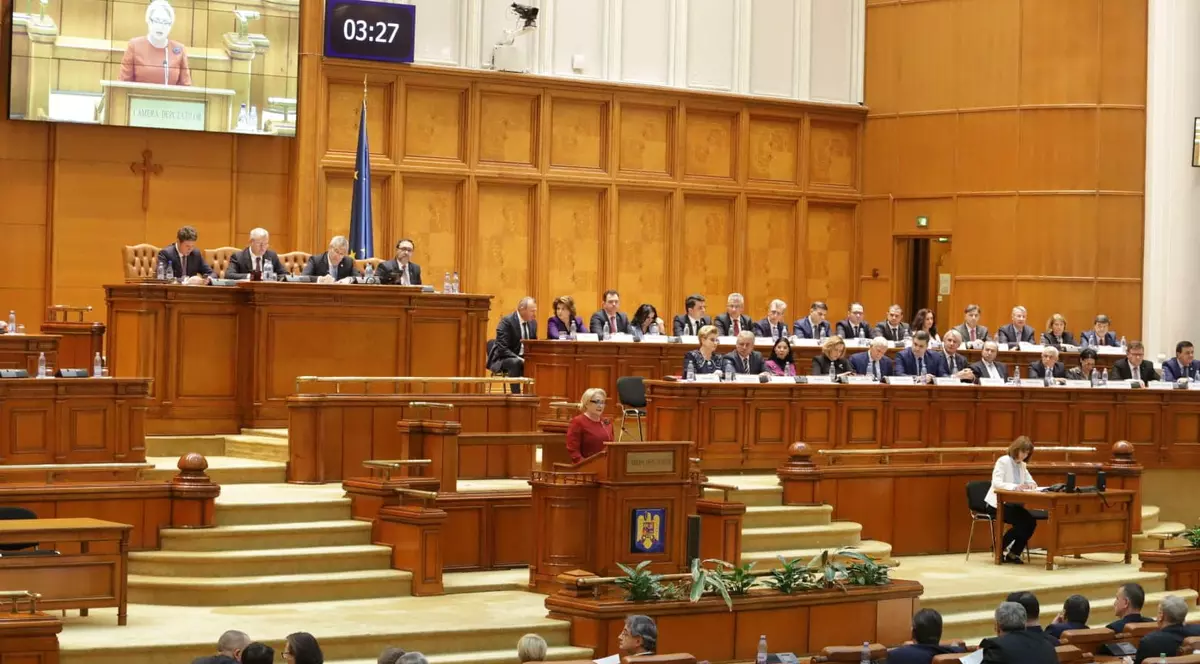 Parlamentul, vot final pe legea care prevede scutirea de taxe pentru cazinourile care se construiesc pe insule şi grinduri. PNL: "E dată cu dedicaţie pentru Dragnea. Belina, transformată într-un paradis fiscal"