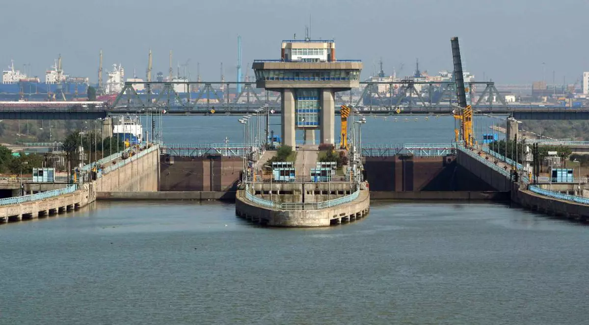 Un tânăr de 23 de ani s-a aruncat în Dunăre, sub privirile îngrozite ale familiei. Ce a spus înainte de a comite gestul extrem