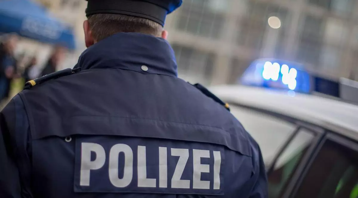 O mașină a intrat în plin în mulțime în Germania. Un om a murit, nouă sunt răniți!