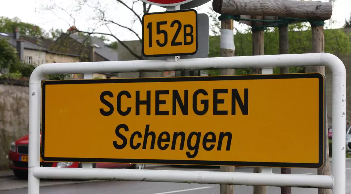 Parlamentul European va solicita primirea României și Bulgariei în Schengen