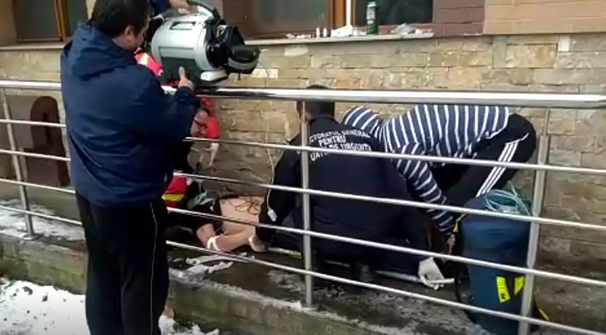 Un tânăr de 31 de ani s-a aruncat de la etajul unui hotel, în Constanţa