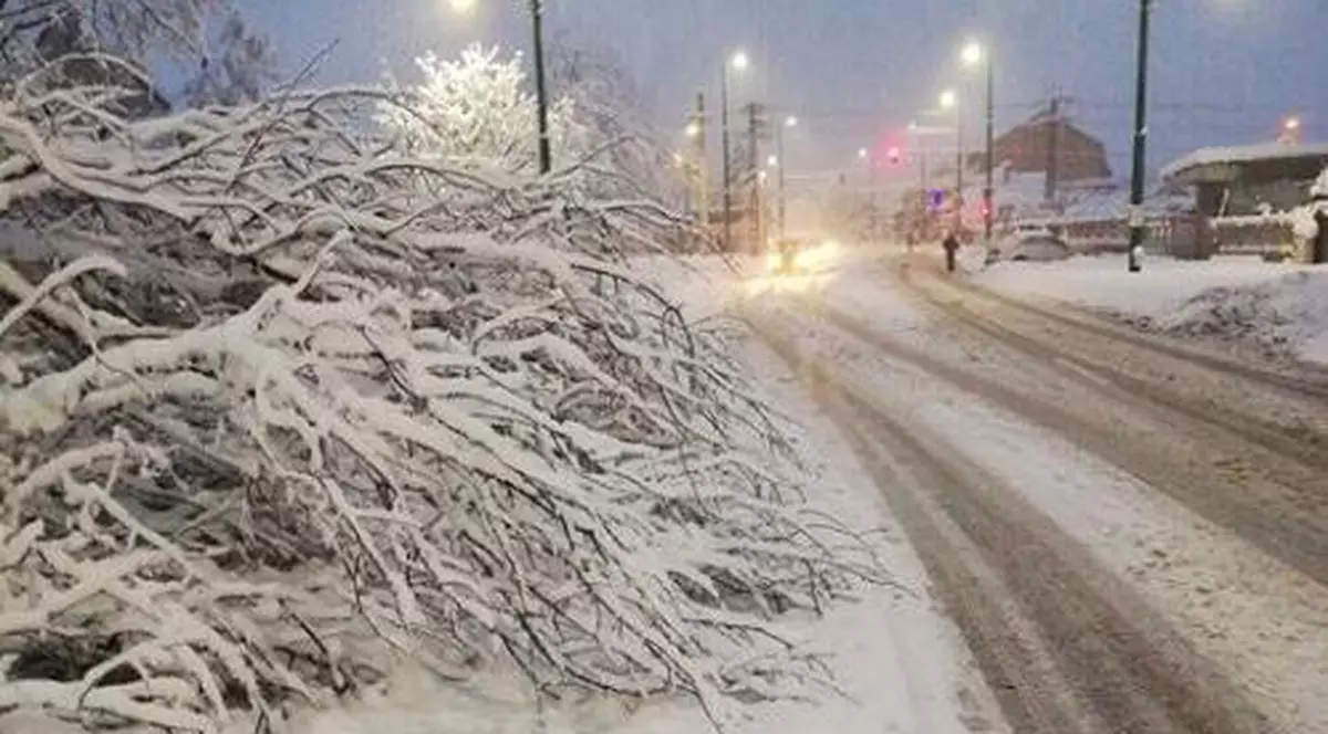 Zeci de școli din Timiș și Caraș-Severin rămân închise și miercuri. Aproape 34.000 de familii încă nu au curent, căldură și apă