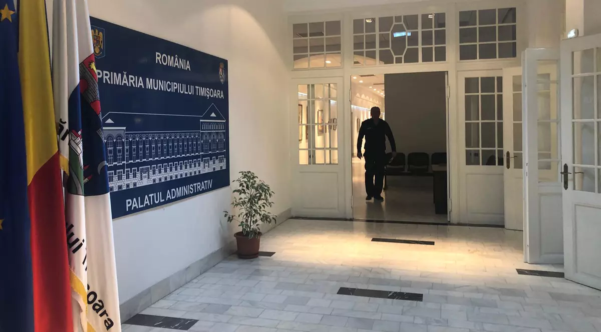 Bugetarii primesc norme de hrană obligatorii, însă primarul Timișoarei spune că nu are bani de indemnizație