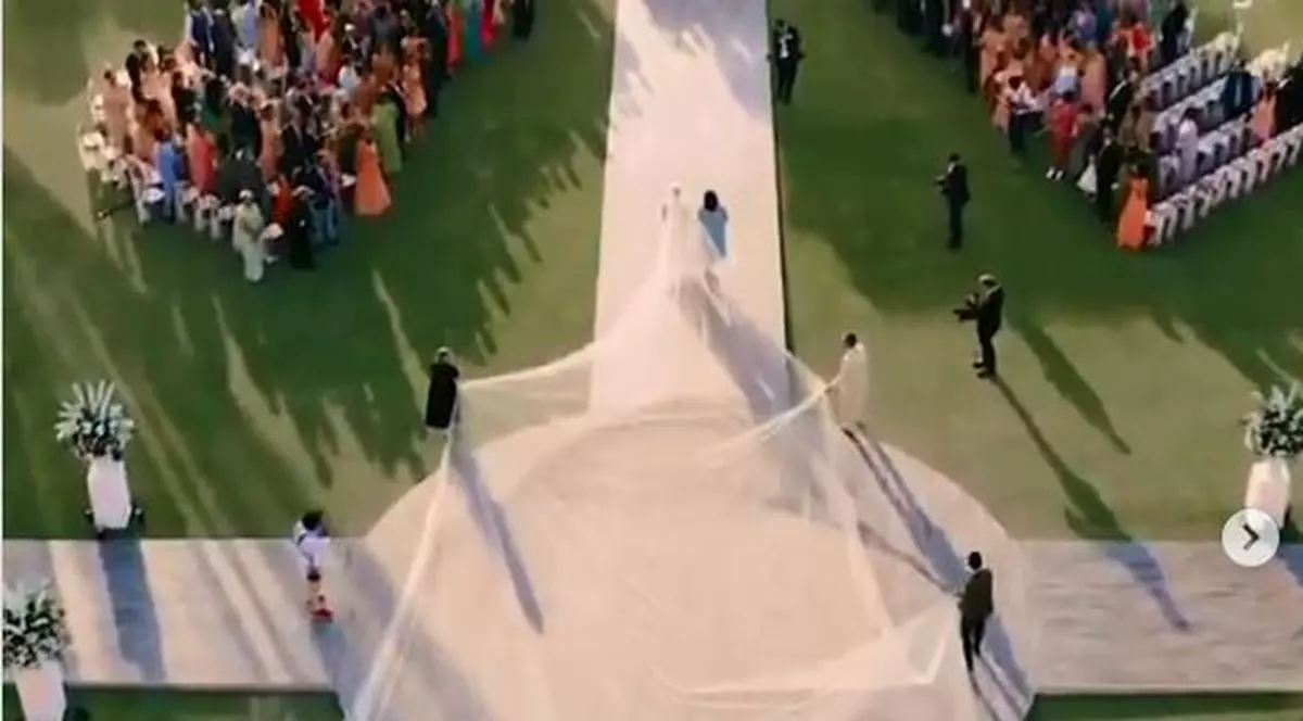 rochia de mireasa a sotiei lui nick jonas