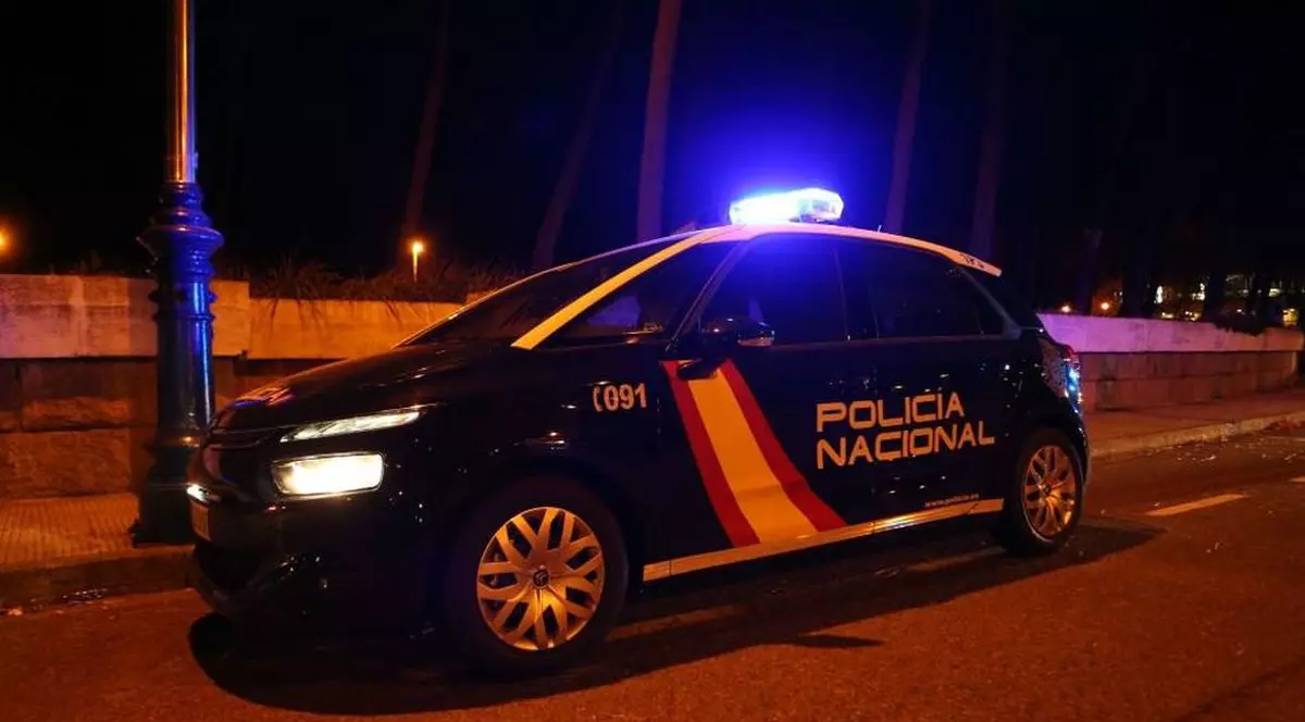 Român de 16 ani, exploatat sexual de familia sa sa în Spania. Părinții și fratele care îl obligau să se prostitueze, denunțați de un client