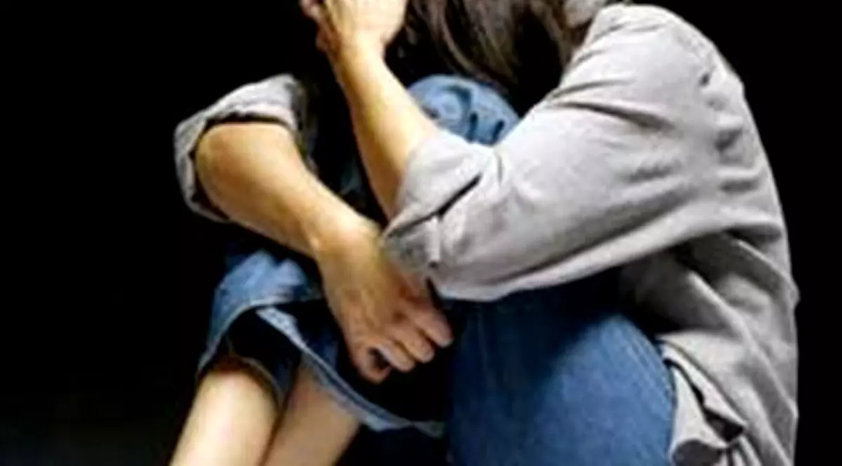 Cinci tineri au violat o adolescentă de 14 ani într-un camping