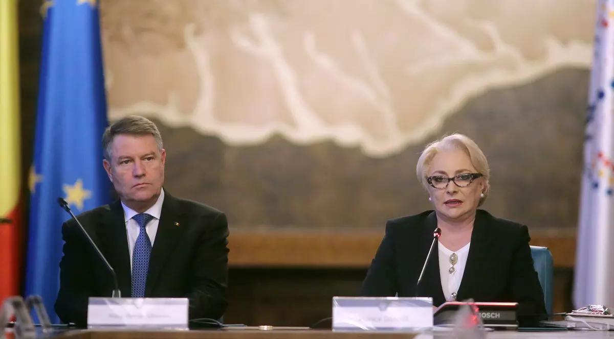 Iohannis si Dancila, la sedinta de Guvern