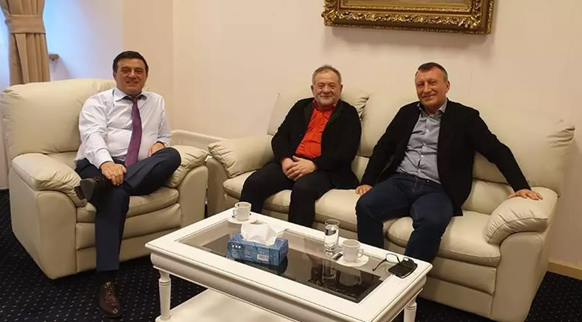 Badalau cu Satnescu, la masa