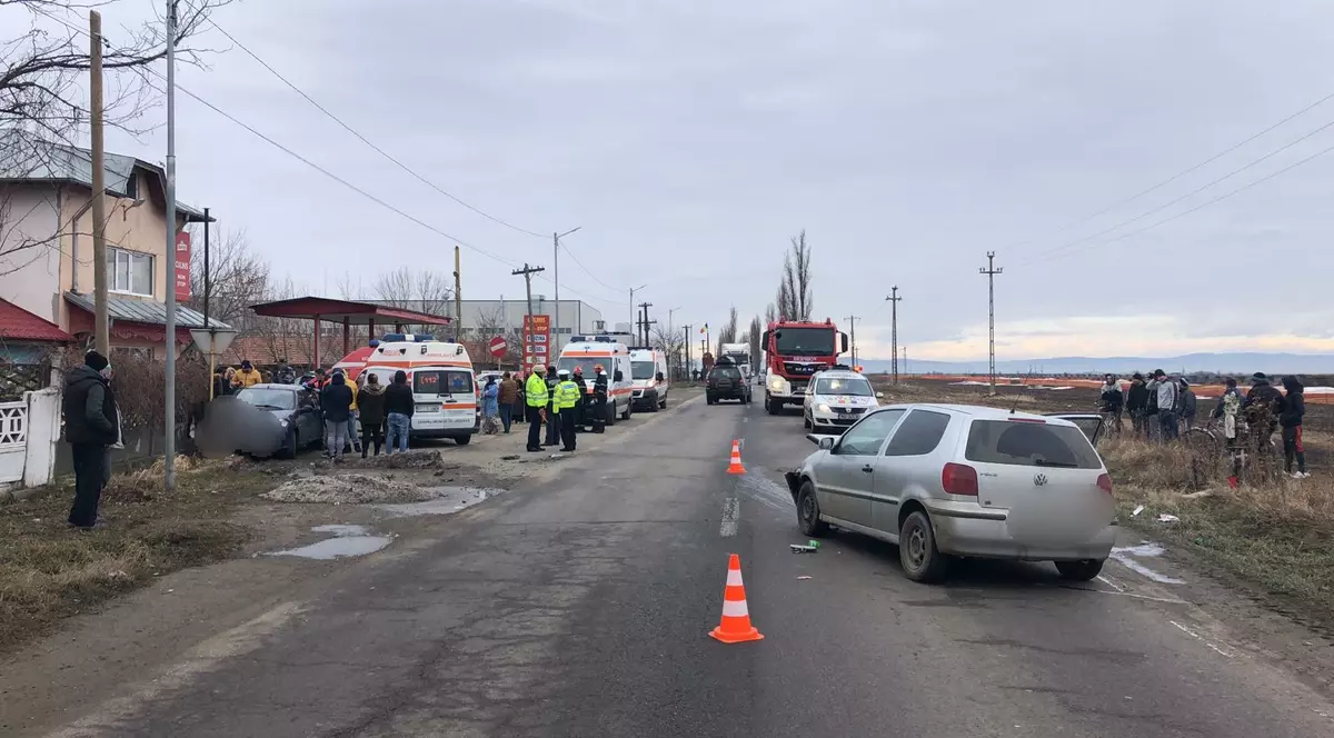 Șapte persoane au fost rănite în urma unui accident rutier