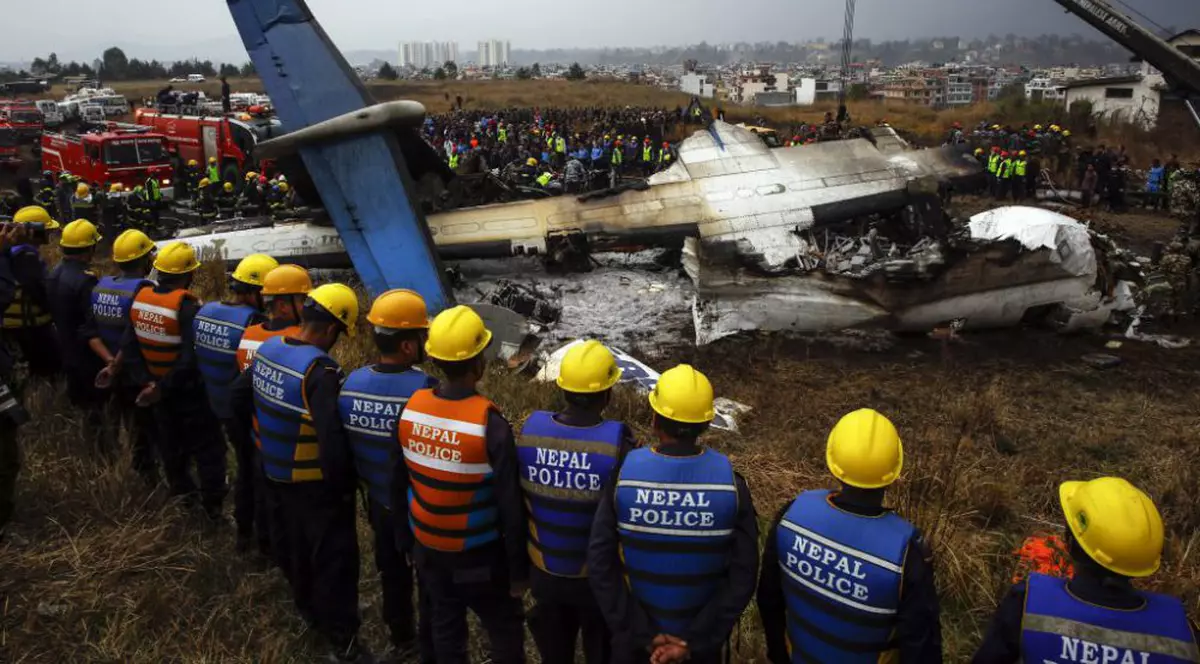 Pilotul avionului prăbuşit în Nepal a avut o "cădere nervoasă" înainte de accidentul în care au murit 51 de oameni