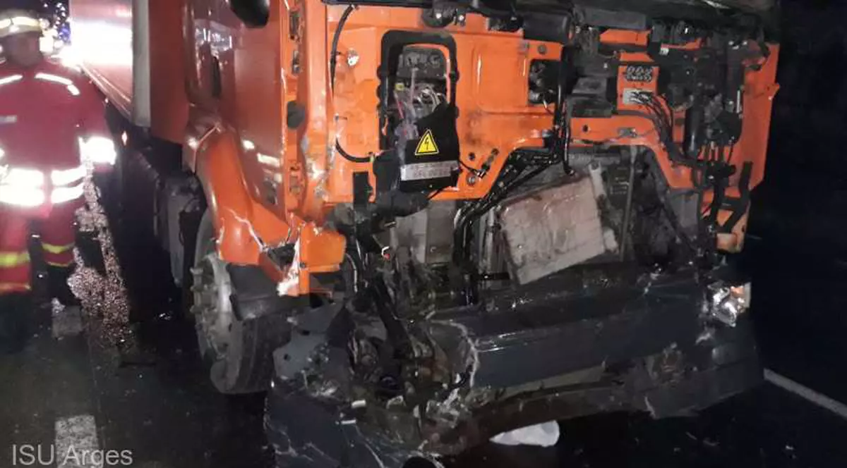 Accident grav între Pitești și Râmnicu Vâlcea. Un mort și un rănit