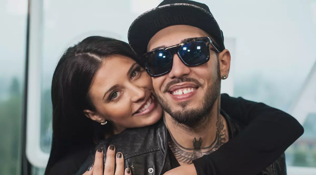 Alex Velea și Antonia își sacrifică vacanțele pentru bani