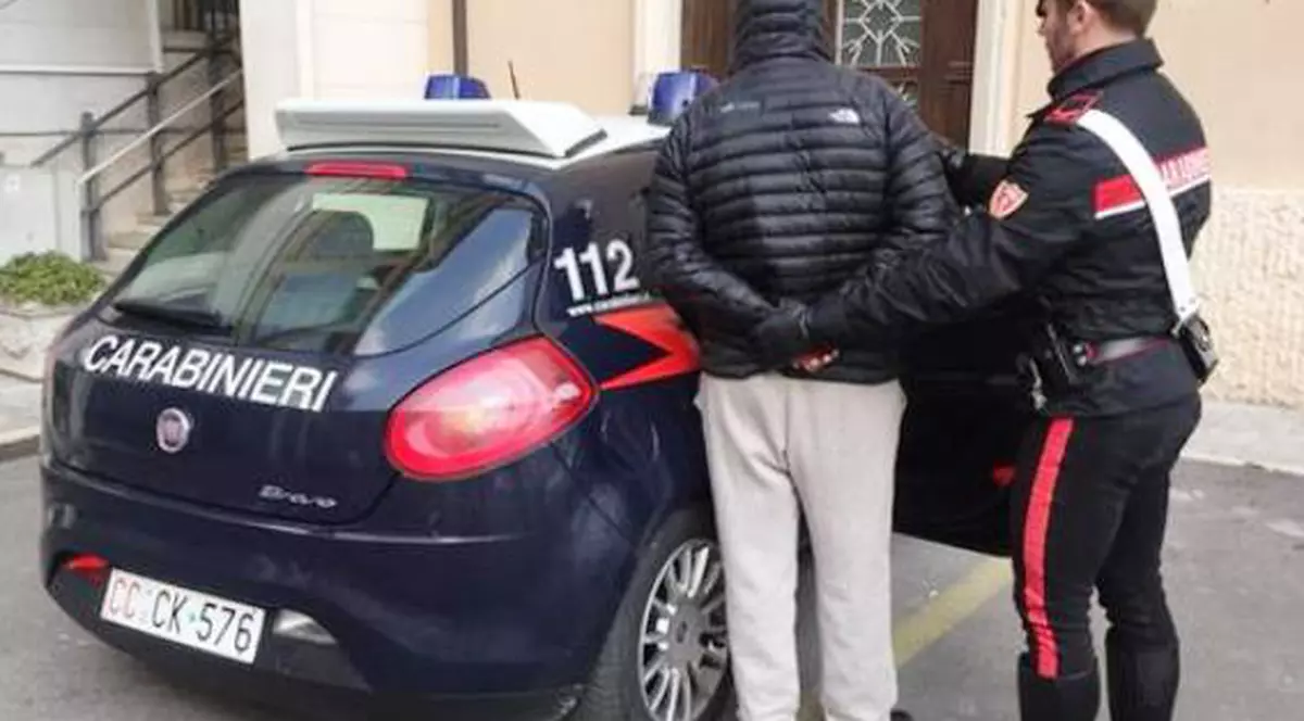 Un român a fost arestat pentru că a înjunghiat un chinez și i-a furat banii!
