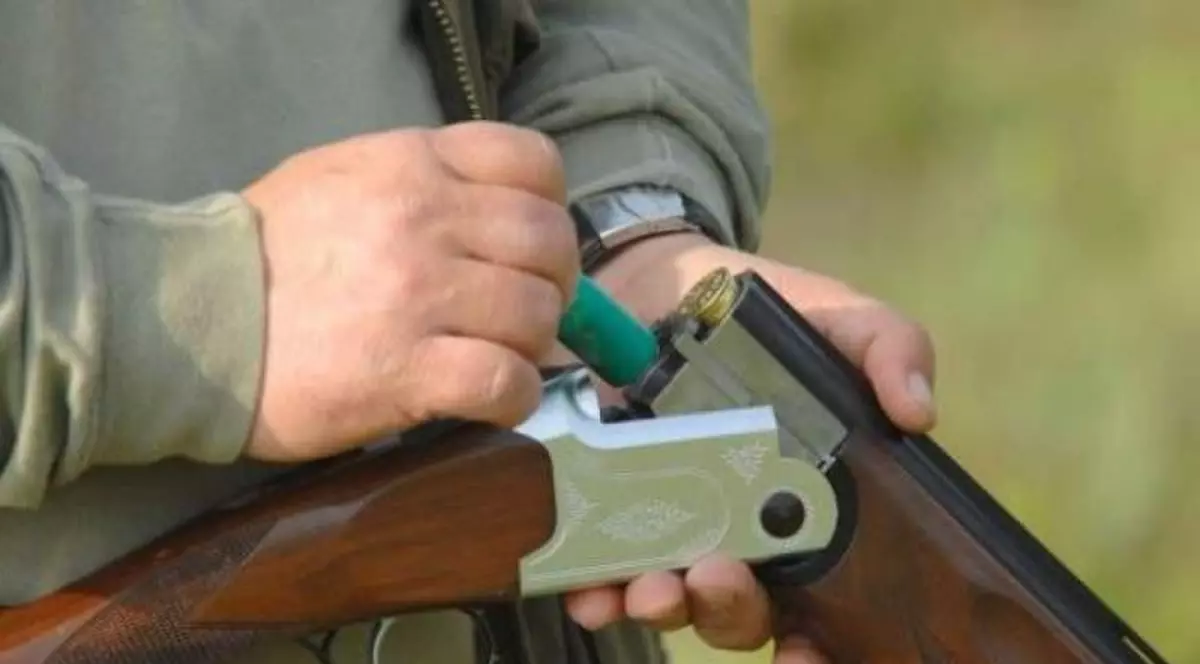 Angajata unei primării din Olt a fost împușcată de soț