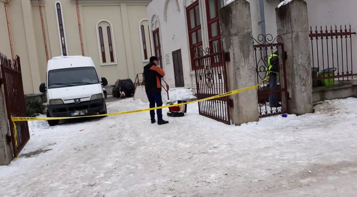 Bărbat din Galați, găsit mort în gardul unei biserici. Forografie din fața biserici unde a fost găsit un bărbat mort