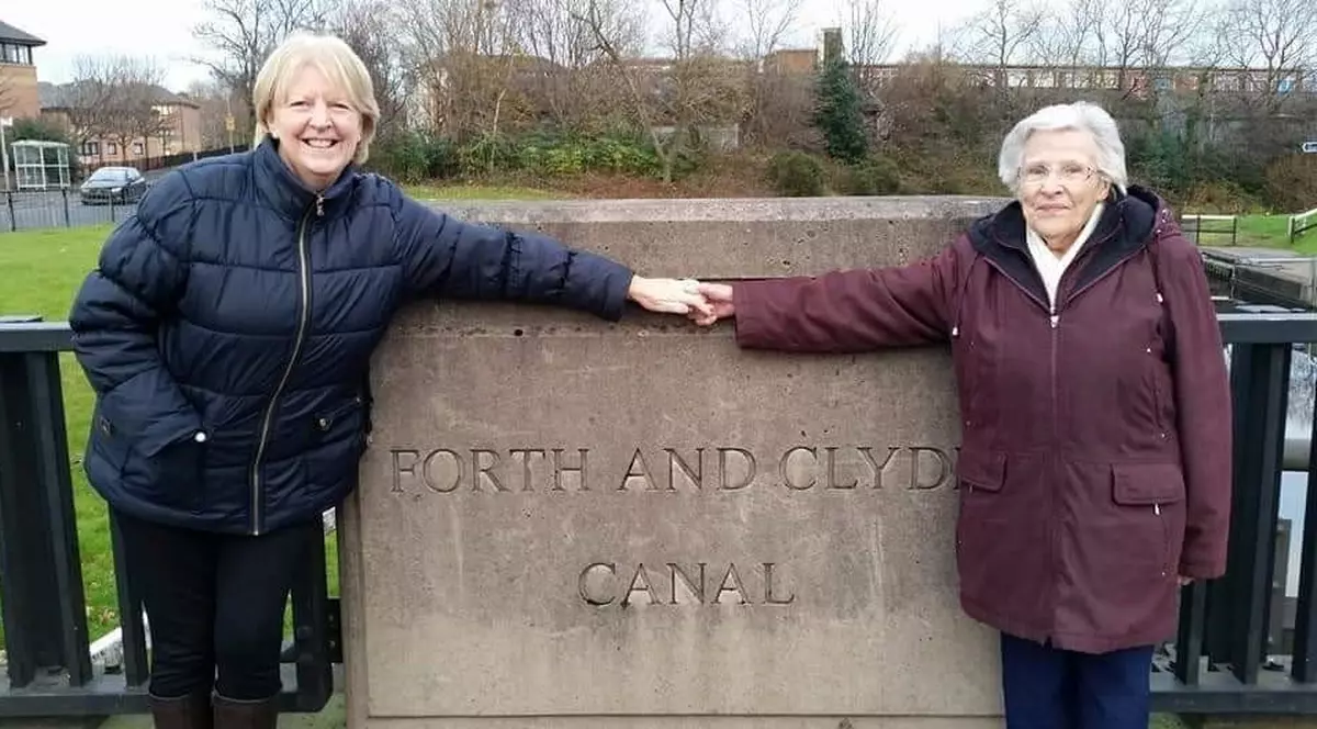 Și-a găsit mama naturală după 50 de ani. Norah (stânga) și Rita Campbell s-au văzut prima oară în 2016, în Scoția