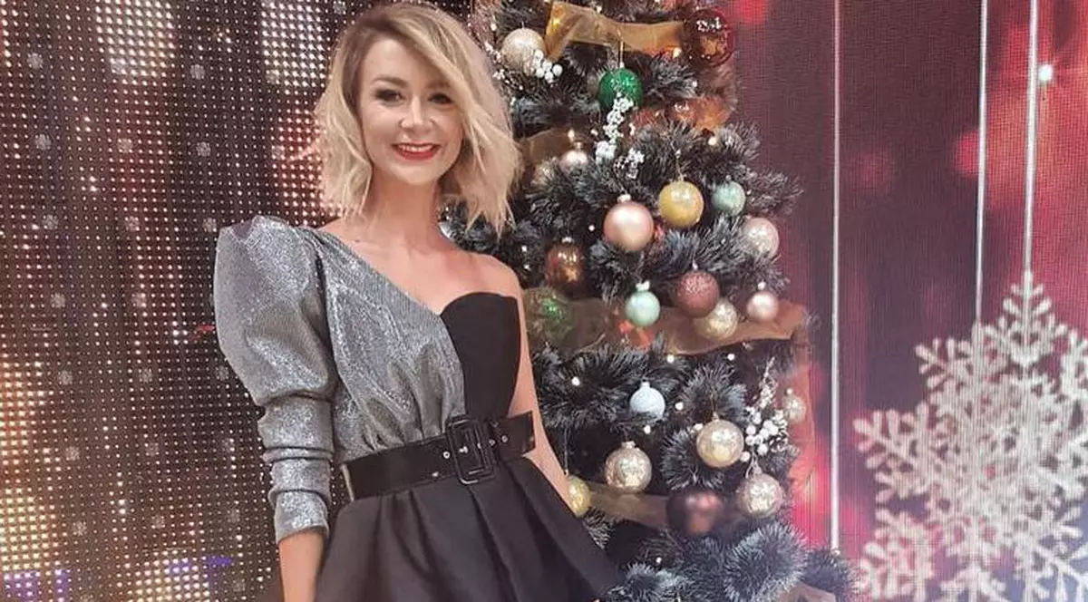 Cum arată mâna Denisei Tănase de la trupa Bambi. "Recunosc că m-a șocat până și pe mine"