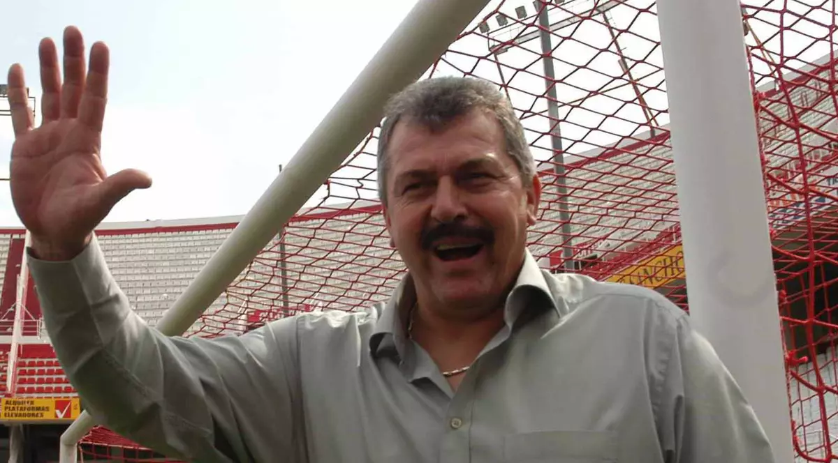 Helmuth Duckadam, omul zilei în România, după ce a fost lăudat de Donald Tusk. ”N-am trecut degeaba prin viață”. Polonezul a jucat fotbal și s-a luptat cu comuniștii