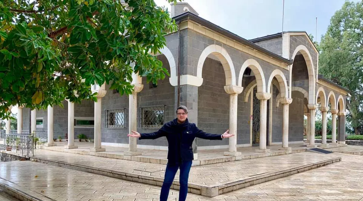 Shopping cu evlavie, în Țara Sfântă. Fuego s-a întors cu zeci de icoane, cruci sfințite și candele din Israel