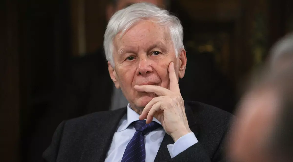 Academia Română se laudă cu un "premiu Nobel" inexistent, acordat lui Eugen Simion! Cum a fost descoperit falsul de niște jurnaliști români