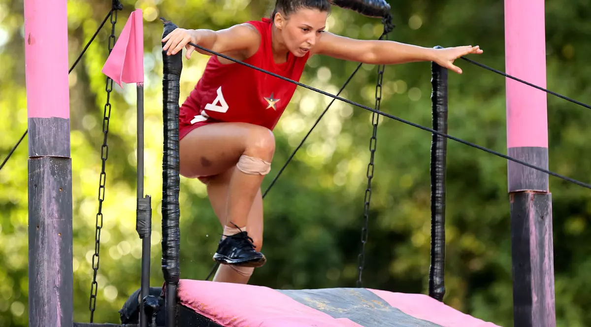AMI a fost eliminată de la Exatlon. Razboinicul Iulian Angelescu a părăsit concursul în urma accidentării | FOTO