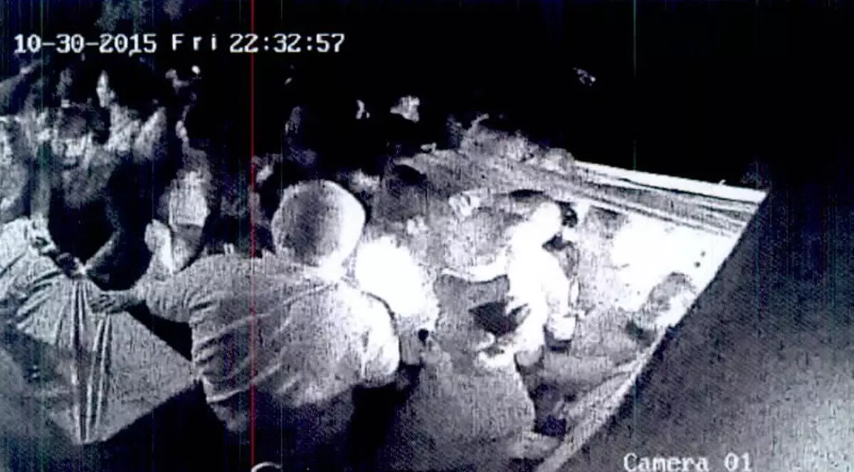 PROCESUL COLECTIV. Declaraţia unui martor: „M-am întors să-mi caut prietenii şi am văzut un morman de oameni căzuţi în uşa containerului. Erau cu mâinile întinse”