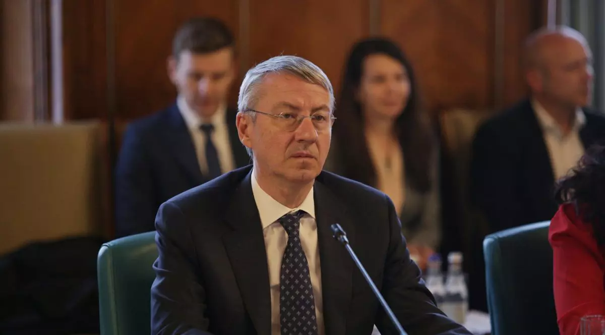 Ministrul Ciamba regretă demisia lui May: ”Lucrurile au devenit mai complicate”