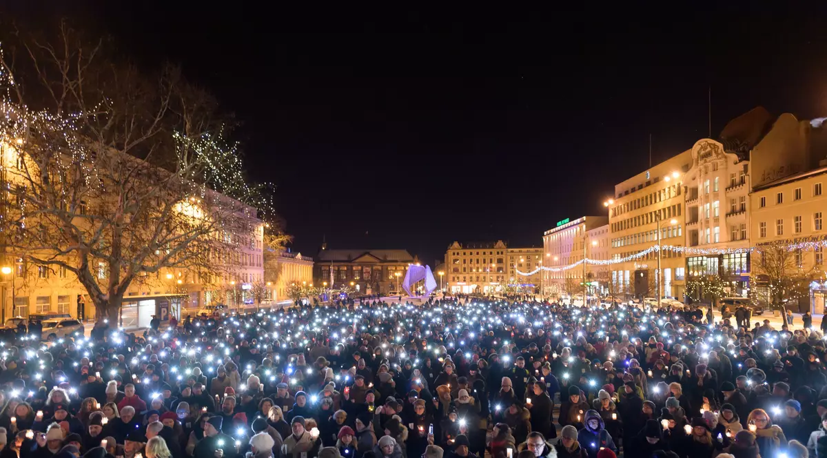 Polonezii au ieșit în stradă, la Gdansk. Mii de polonezi au ieșit în stradă, la Gdansk, după moartea primarului Pawel Adamowicz