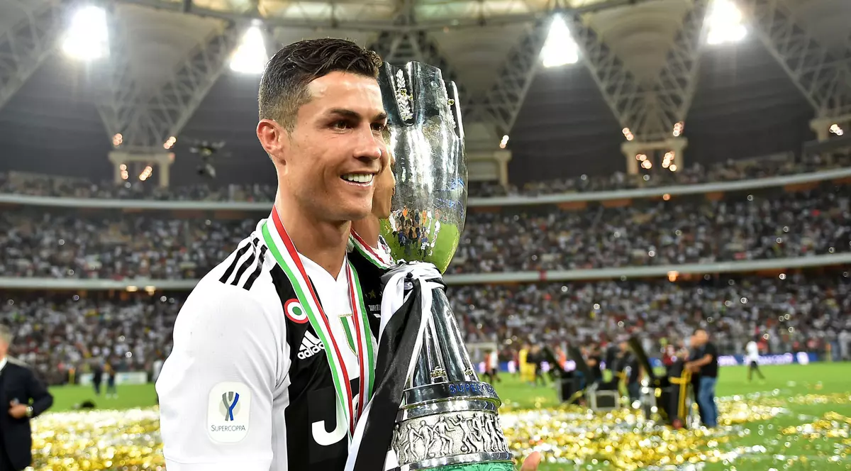 Primul succes al lui Cristiano Ronaldo la Juventus Torino. Starul lusitan a marcat golul decisiv în Supercupa Italiei