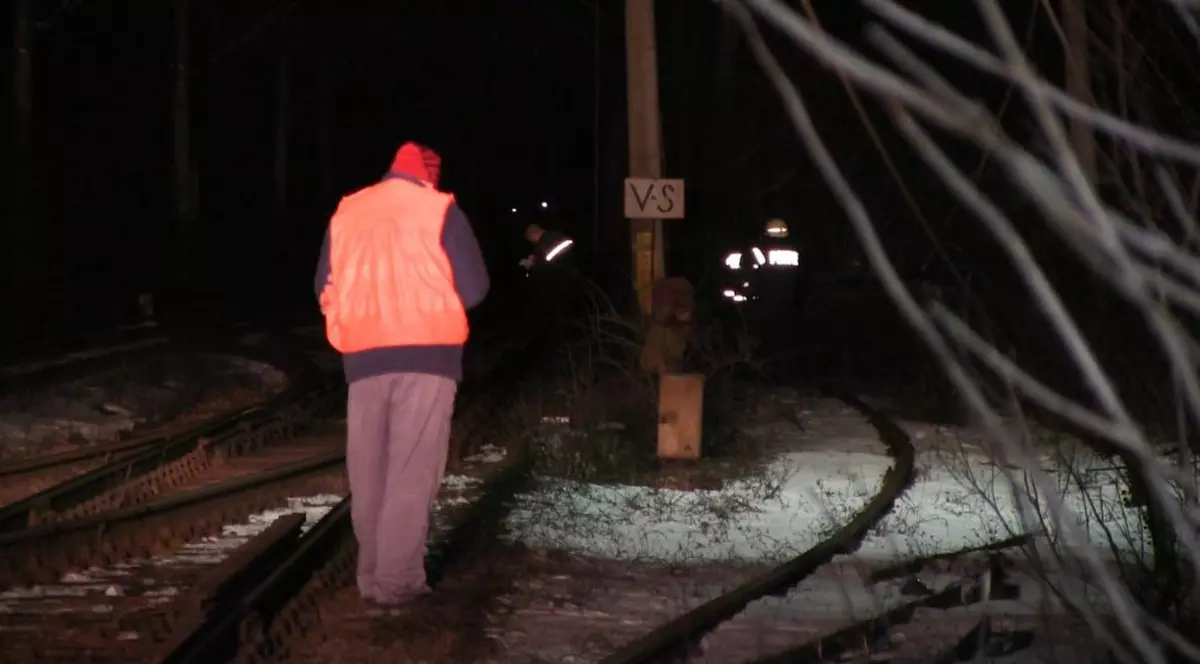 Hoții de lemne au blocat calea ferată. Imagine de la locul incidentului