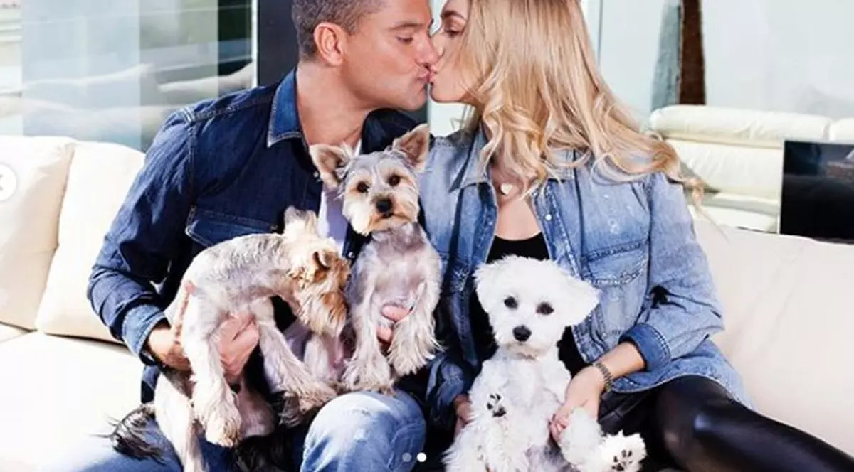 Laura Dincă şi Cristian Boureanu au împlinit patru ani de relaţie. Ce cadou a primit tânăra de la fostul politician