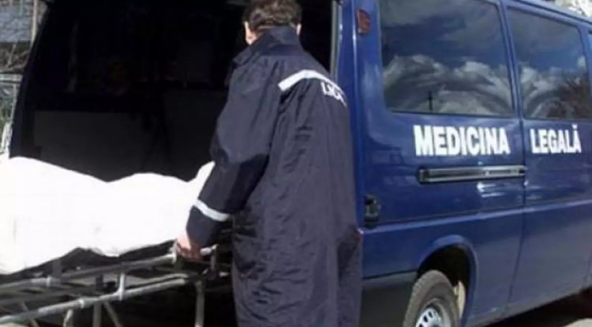 Un bătrân de 92 de ani a fost ucis în propria locuință. Fiul său a fost reținut, fiind principalul suspect