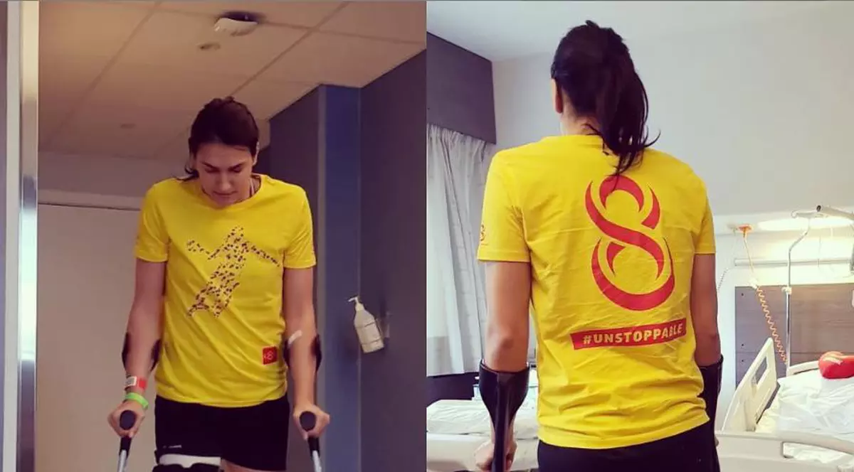 Cristina Neagu pe picioarele ei după operație