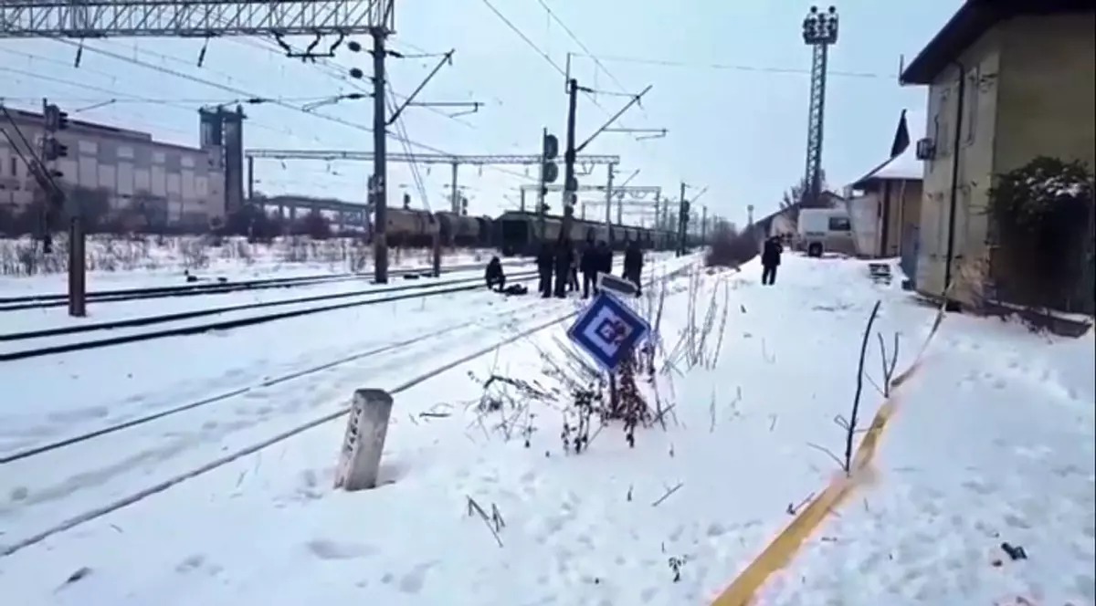 Noi detalii despre chinezul găsit mort în apropierea gării din Roman