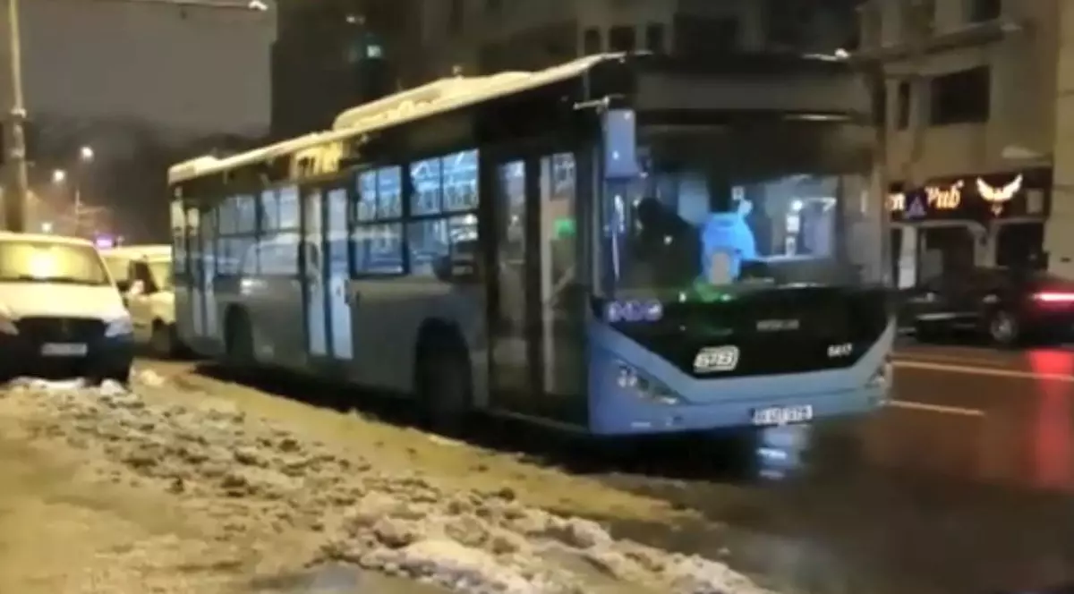 Alt autobuz Otokar a rămas în drum. Tehnicienii s-au chinuit patru ore să-l repare