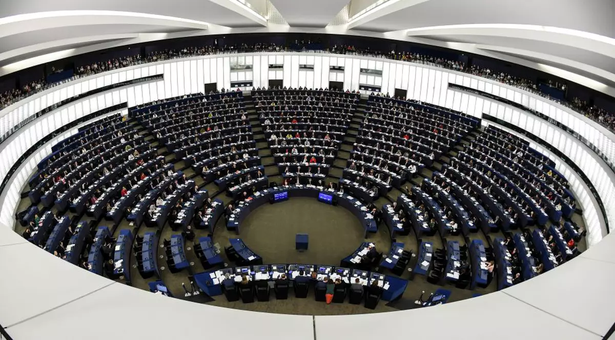 Parlamentul UE a votat înghețarea fondurilor europene pentru țările care nu respectă statul de drept