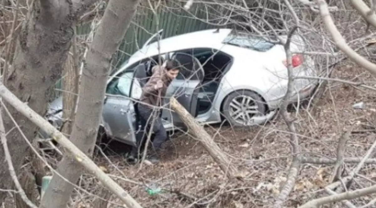 Accident mai puțin obișnuit la Constanța: o mașină a "zburat" de pe un pod