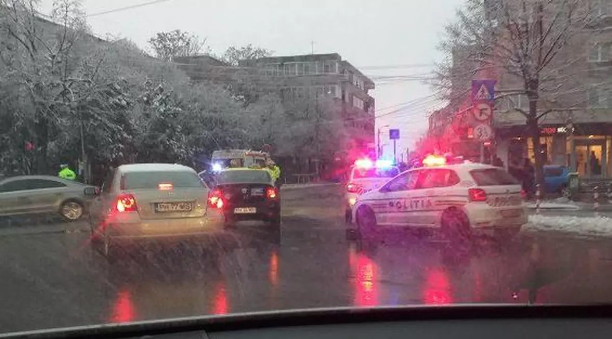 Polițistă din Ploiești, rănită de un șofer care a fugit de la locul accidentului