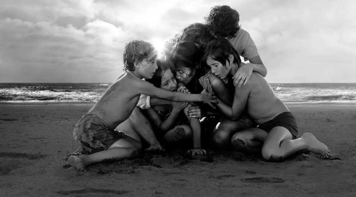 Cronică de film: "Roma" lui Alfonso Cuarón, nominalizat la 10 Oscaruri, e genul de film pe care ori îl iubești, ori îl urăști