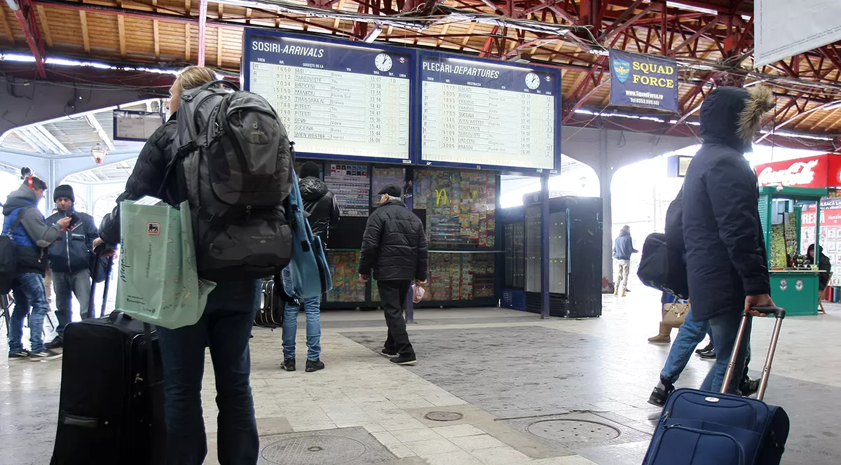 UPDATE / Avaria la rețeaua electrică din Gara de Nord a fost remediată, dar trenurile au întârzieri mari